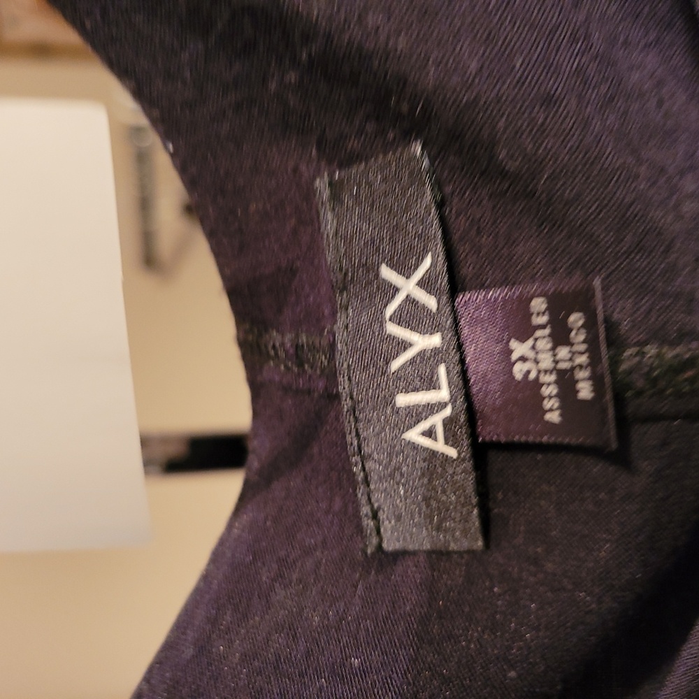 Blouse - Picture 7 of 7